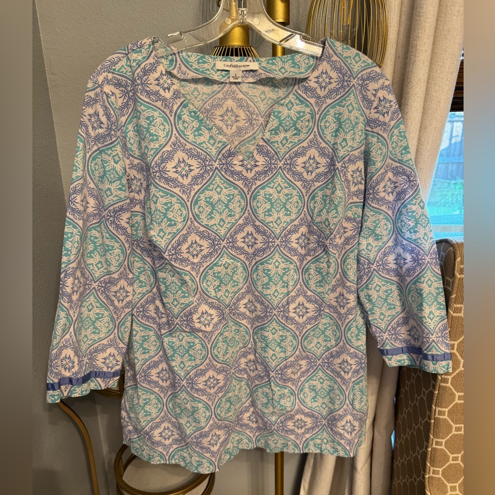 🟣 Croft & Barrow Teal and White Patterned Blouse